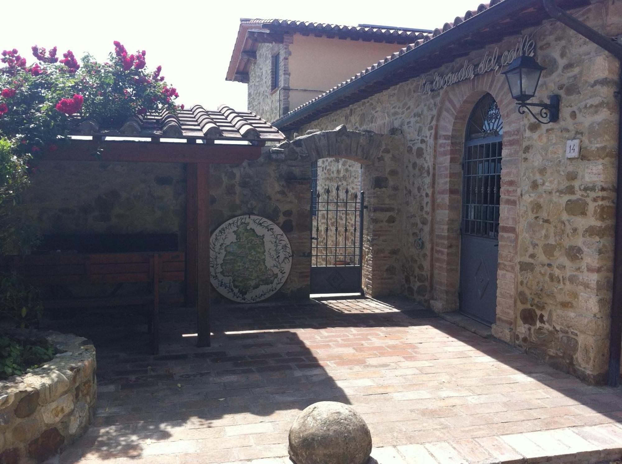 La Locanda Del Colle Bed & Breakfast Canalicchio Exterior photo